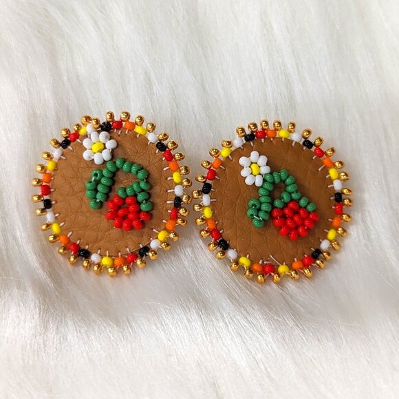 Beading on Faux Leather - Strawberry - Picture 1 of 3